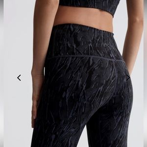 🖤 Varley Scattered Shallow Medium Go High-Rise Legging 25” 🖤 LIKE NEW
